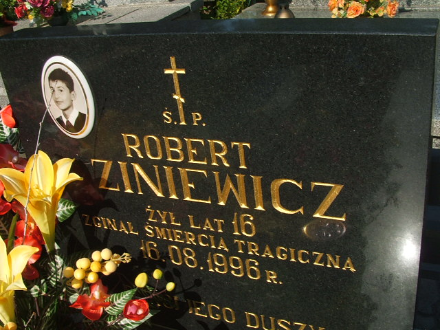 Robert Ziniewicz 1980 Bielsk Podlaski - Grobonet - Wyszukiwarka osób pochowanych